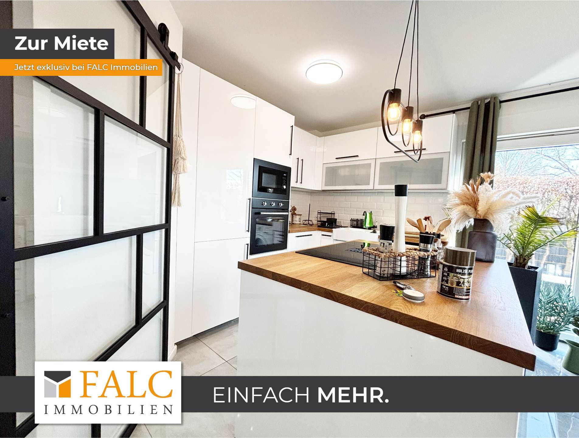 moderne Küche mit Kochinsel